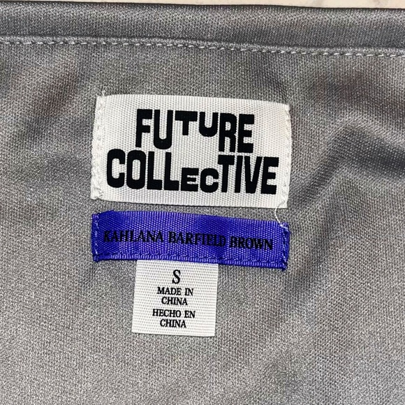 Holiday Blingy Silver Sequin Mini Skirt - Picture 4 of 10